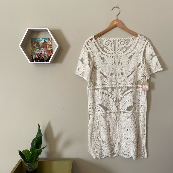 Taylor & Sage Dresses & Skirts - Bohemian style mesh dress